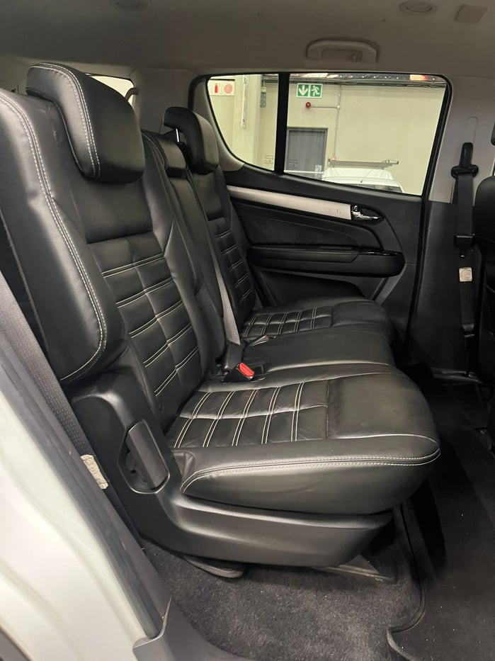 2019 Isuzu MU-X 3.0 4WD Q2FyTGlzdGluZzo1ODU0NzQ R427900 | Avo Auto